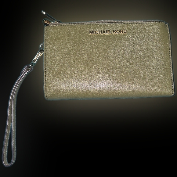 🛍bags are coming soon.. like post to be notified when i go live T/F & pop ups - Picture 2 of 7